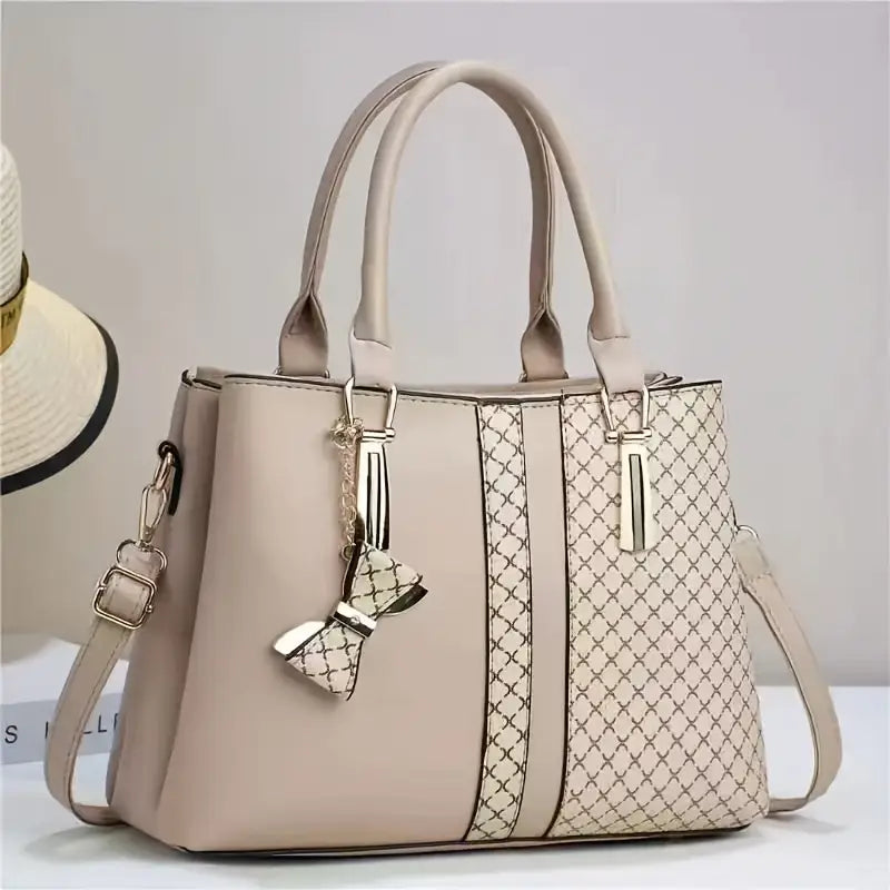 Stylish Large-Capacity Tote Bag for Women in 2025 Featuring a Trendy Print