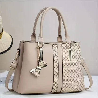 Stylish Large-Capacity Tote Bag for Women in 2025 Featuring a Trendy Print